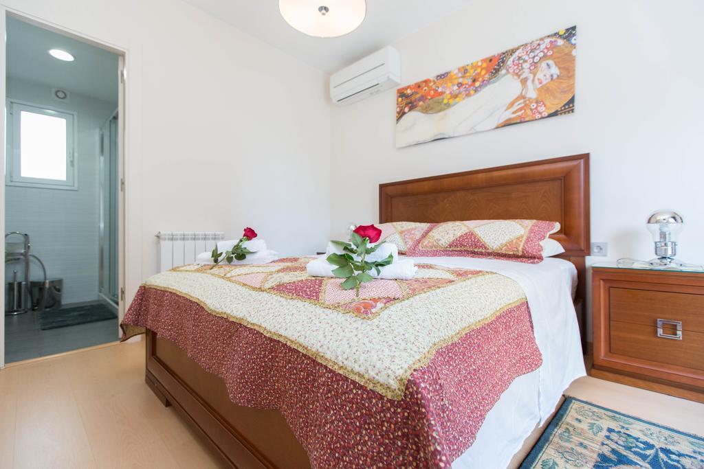 Stay Barcelona Central Apartments الغرفة الصورة
